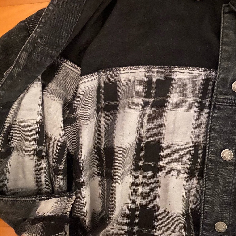 Distressed UNIQ Black Denim Jacket - Picture 4 of 6